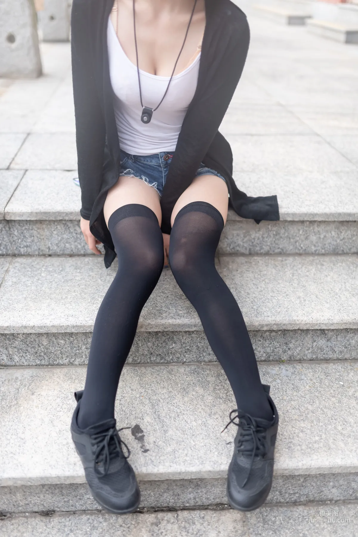 [Fengzhi Lingyu] NO.043 Black Stockings Big Bust Fashion Girl Outdoor Photo Set photo 12