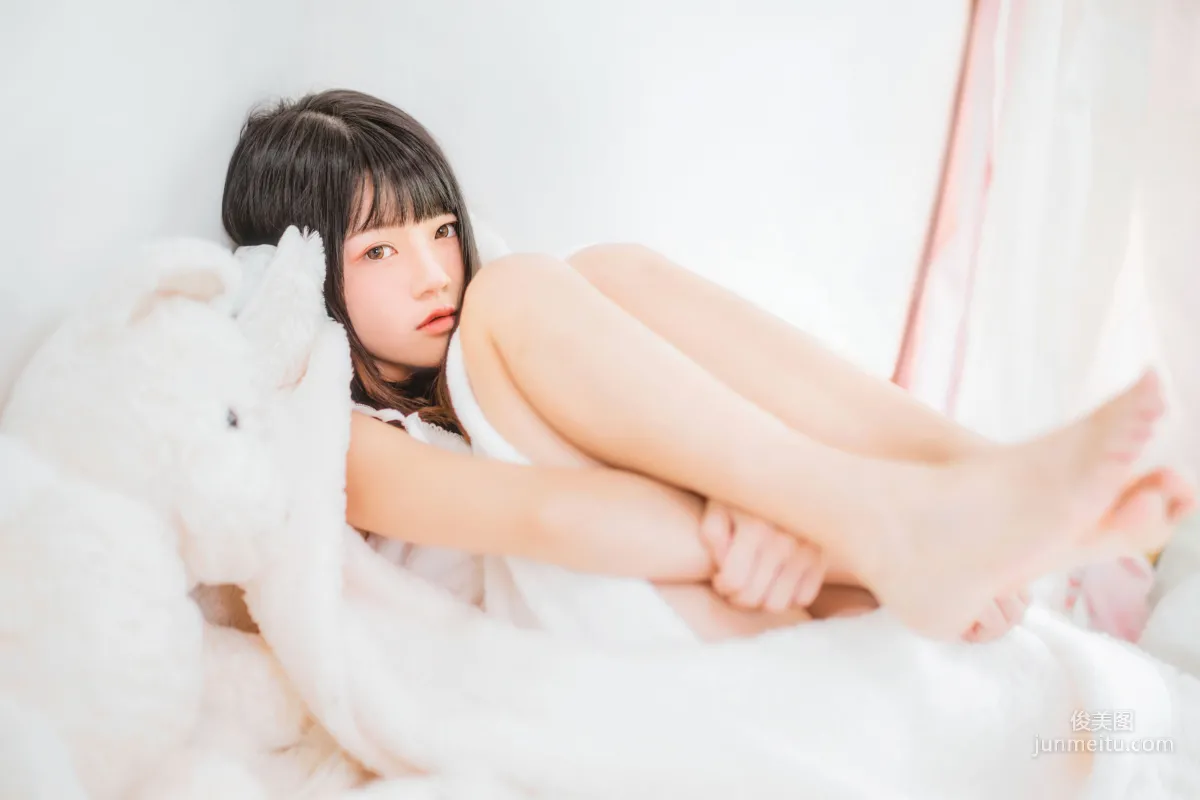 桜桃喵《冬眠》 [蘿莉COS] 寫真集 31