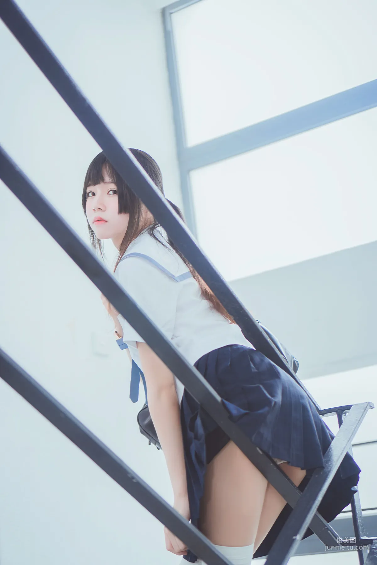 桜桃喵《藍白水手服》 [蘿莉COS] 寫真集 5
