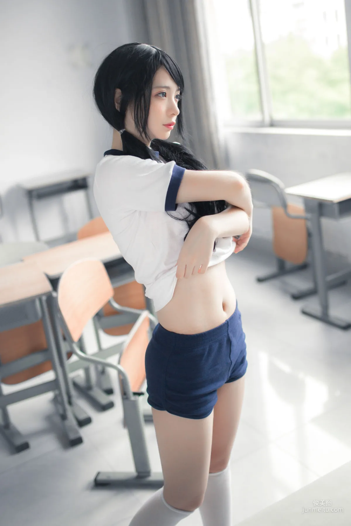 疯猫ss《体操服白丝》 [萝莉COS] 写真集4