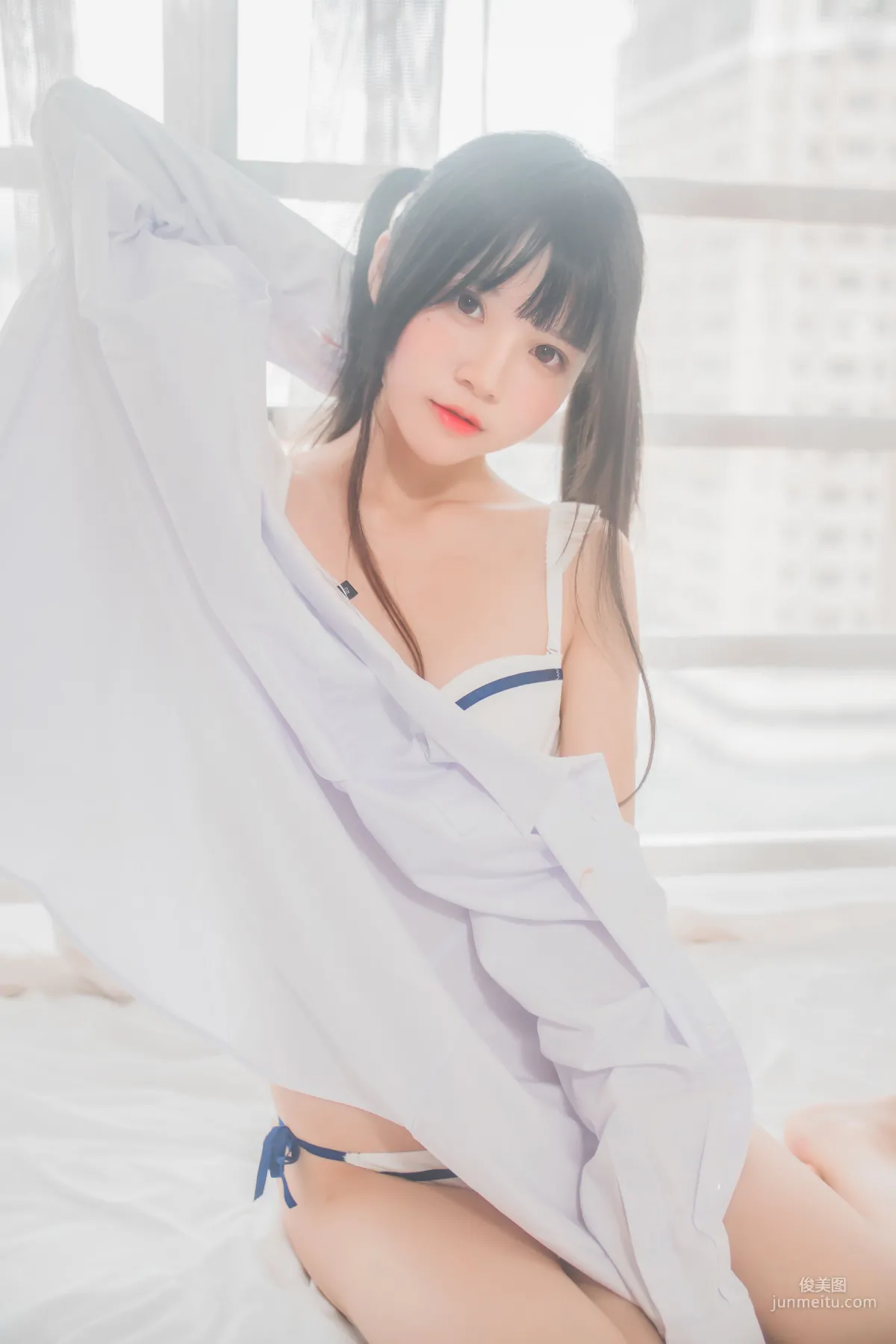 桜桃喵 《白襯衫雙馬尾》 [蘿莉COS] 寫真集 34