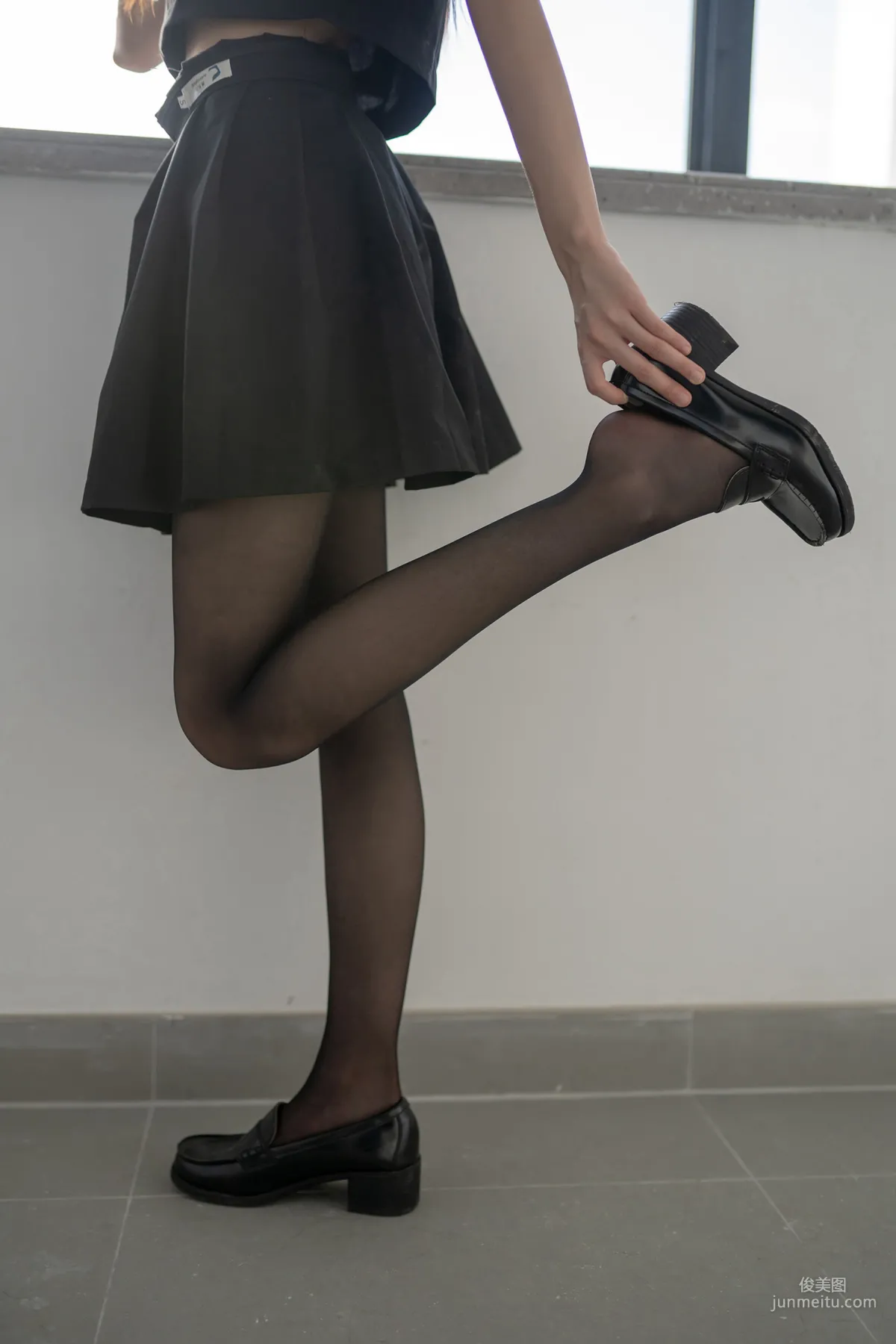 [Fengzhi Lingyu] NO.131 Sunny Black Stockings Photo Set photo 46