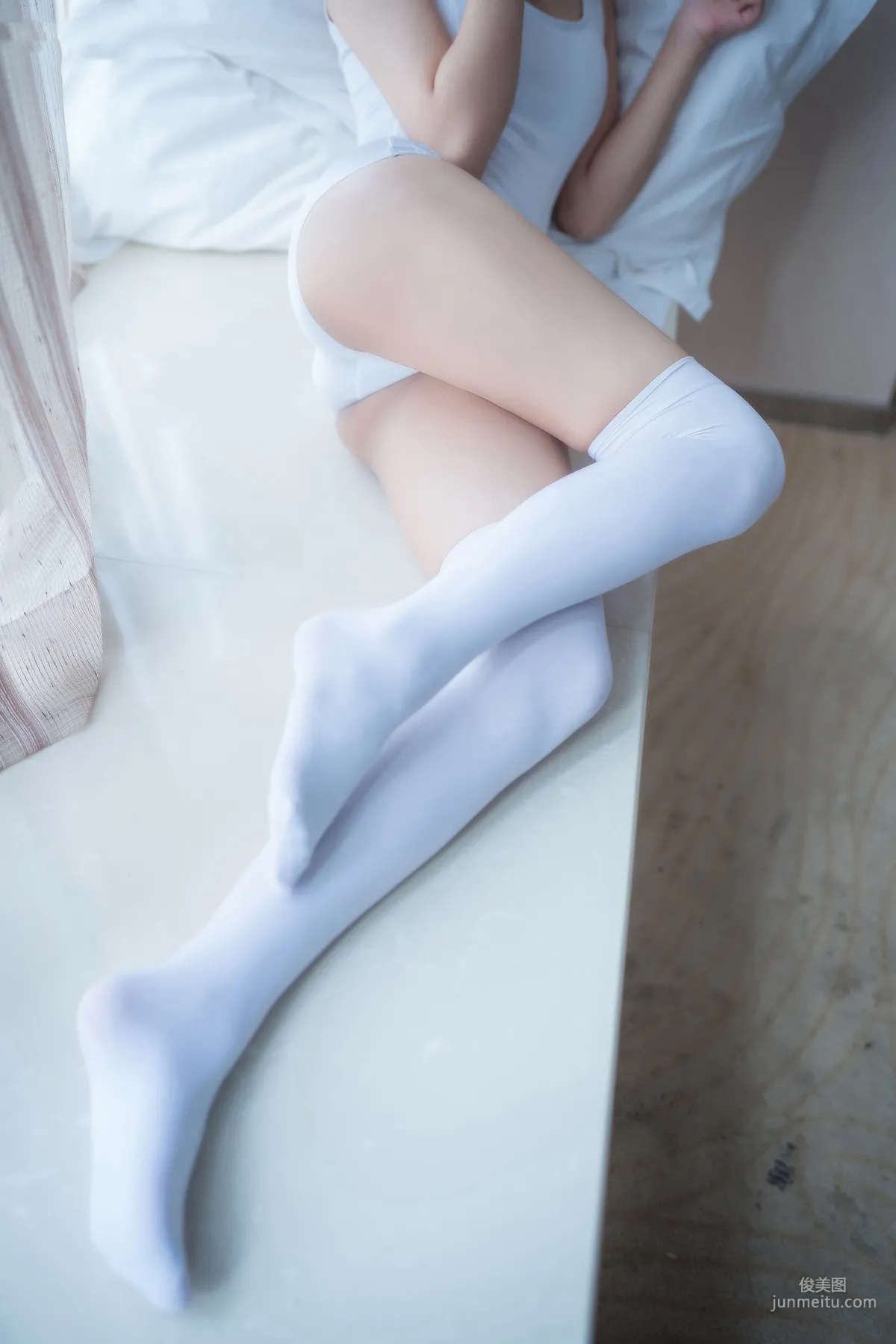 [风之领域] NO.082 白色死库水过膝白丝 写真集34