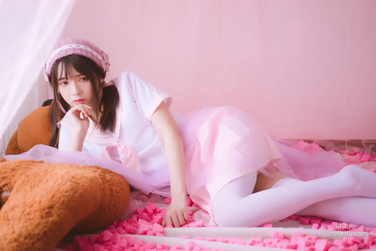 瘋貓ss《絲襪狂想曲(粉)》 [蘿莉COS] 寫真集 53