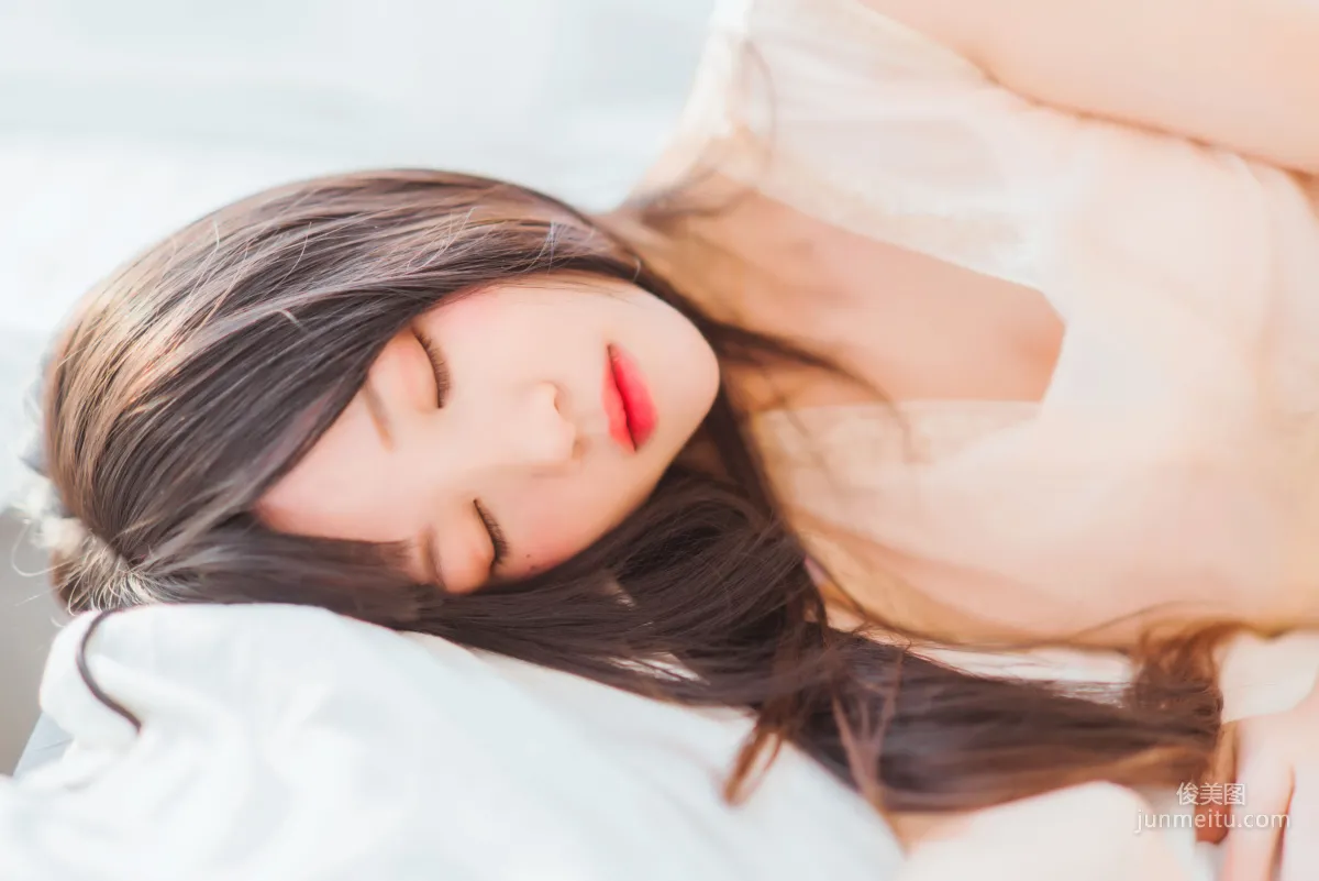 桜桃喵《喵呀》 [蘿莉COS] 寫真集 19