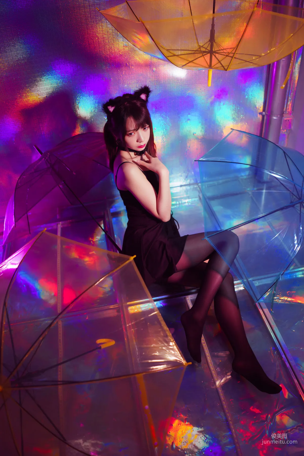 疯猫ss《丝袜狂想曲(光)》 [萝莉COS] 写真集9