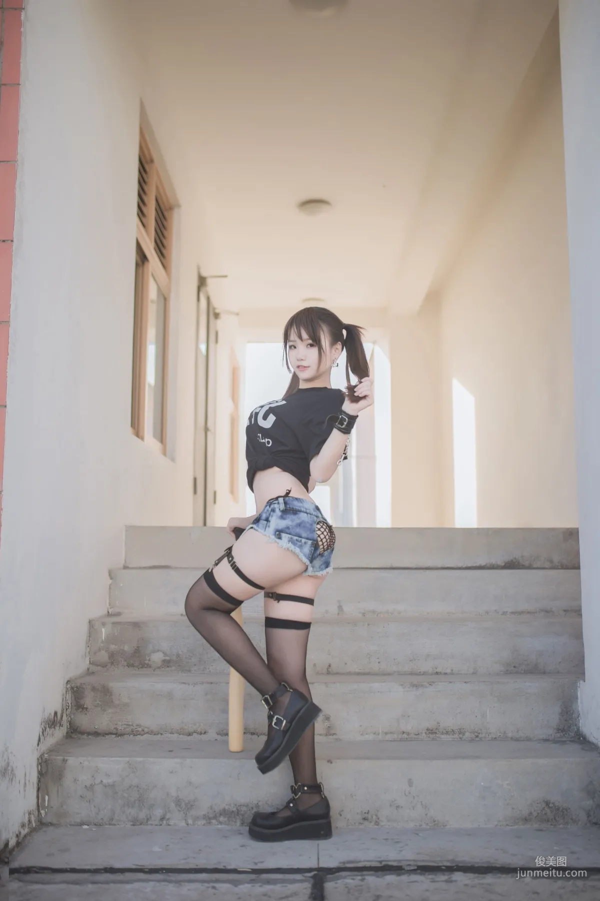 Yoko宅夏《巨乳》 [萝莉COS] 写真集4