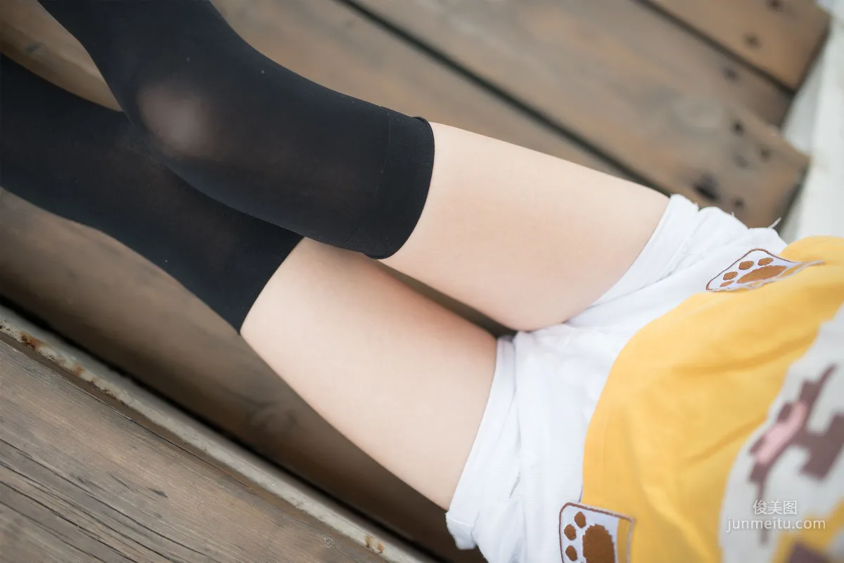 [Fengzhi Lingyu] NO.002 Black Stockings and Long Legs Photo Set photo 37