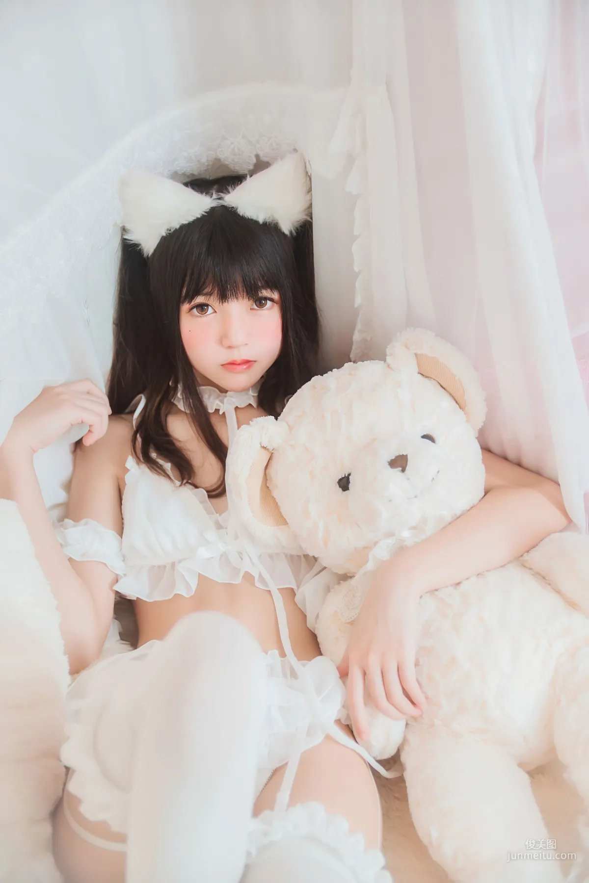 桜桃喵《白猫》 [萝莉COS] 写真集25