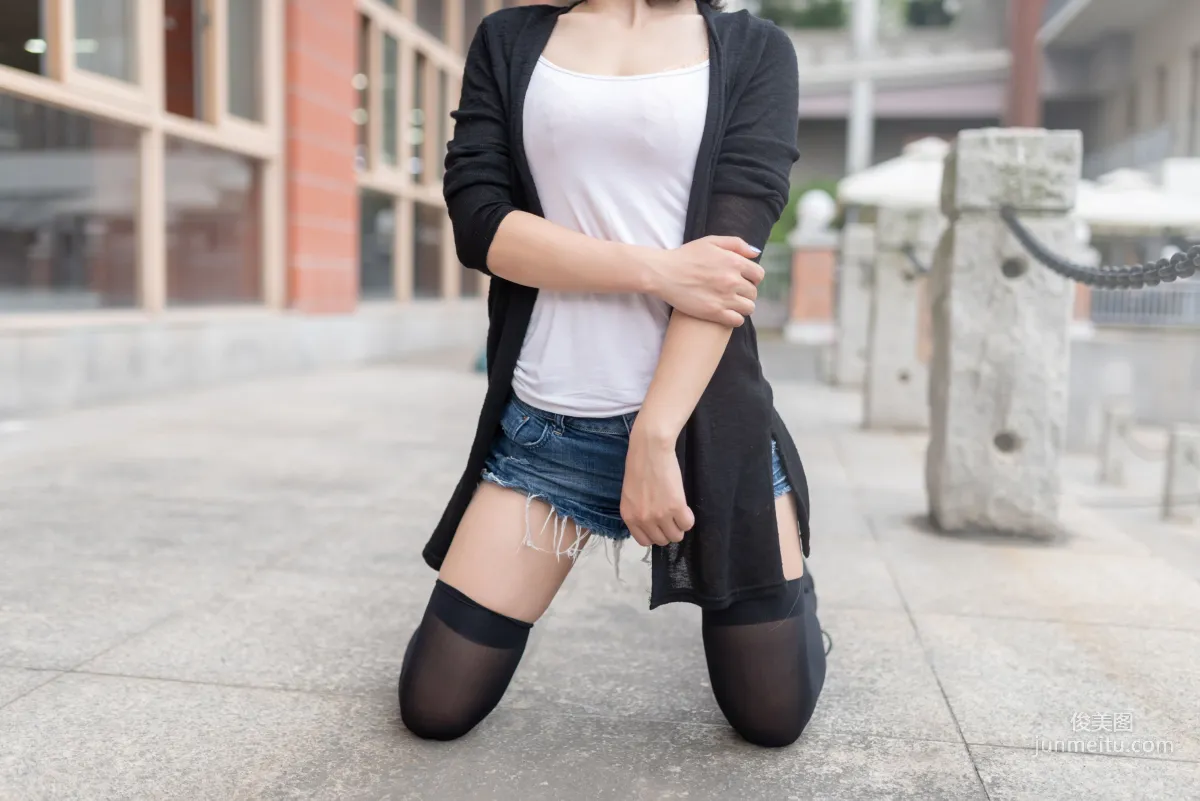 [Fengzhi Lingyu] NO.043 Black Stockings Big Bust Fashion Girl Outdoor Photo Set photo 32