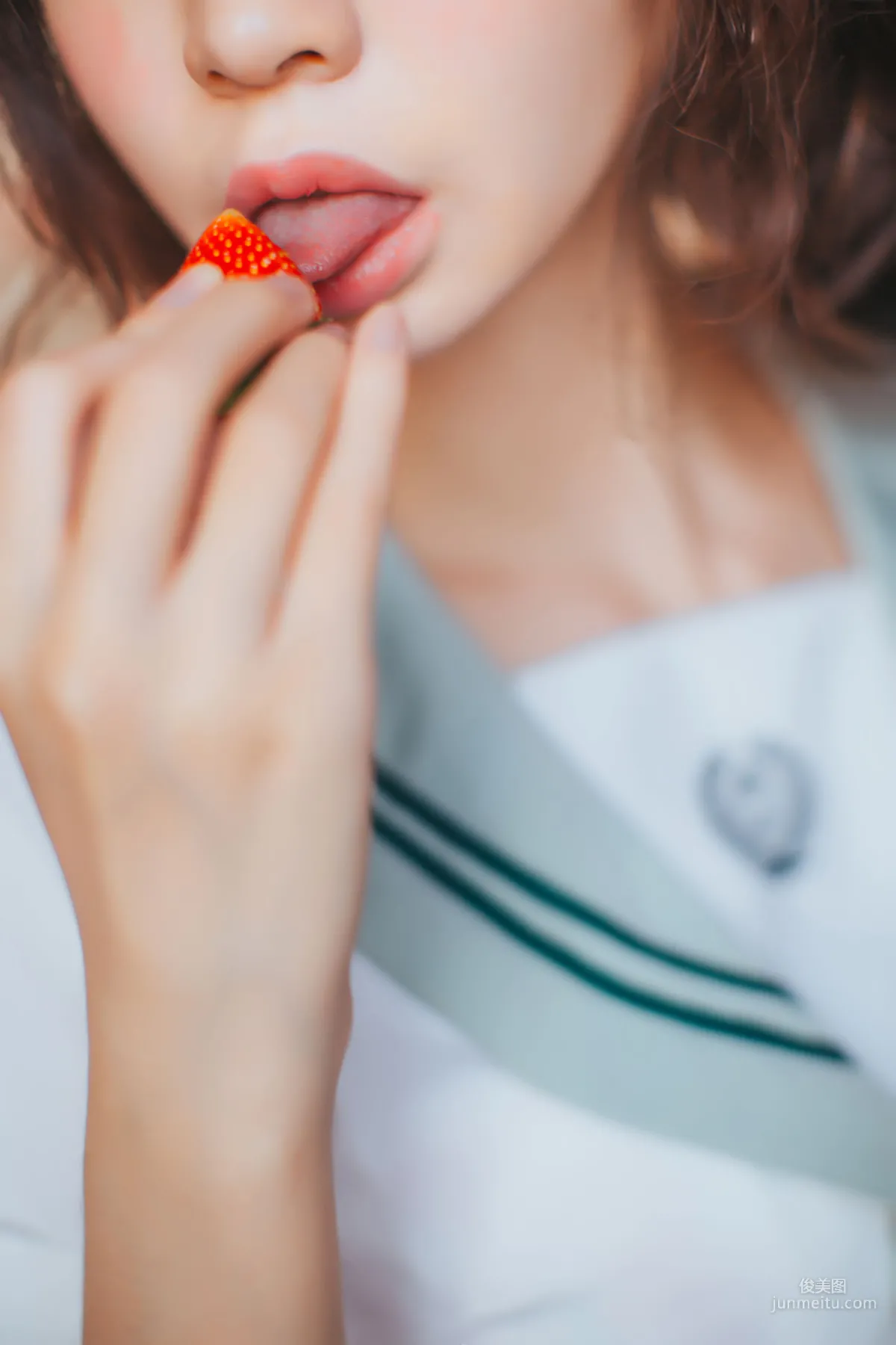 疯猫ss《黑丝 ・ JK ・ 少女》 [萝莉COS] 写真集12