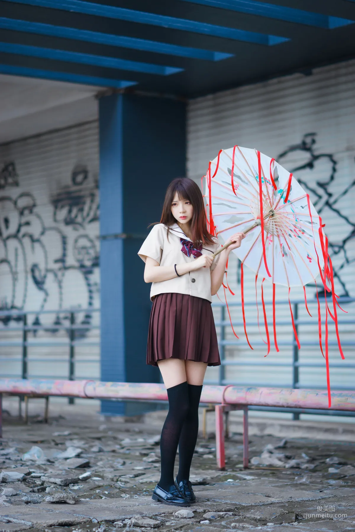 瘋貓ss《絲襪狂想曲(傘)》 [蘿莉COS] 寫真集 28