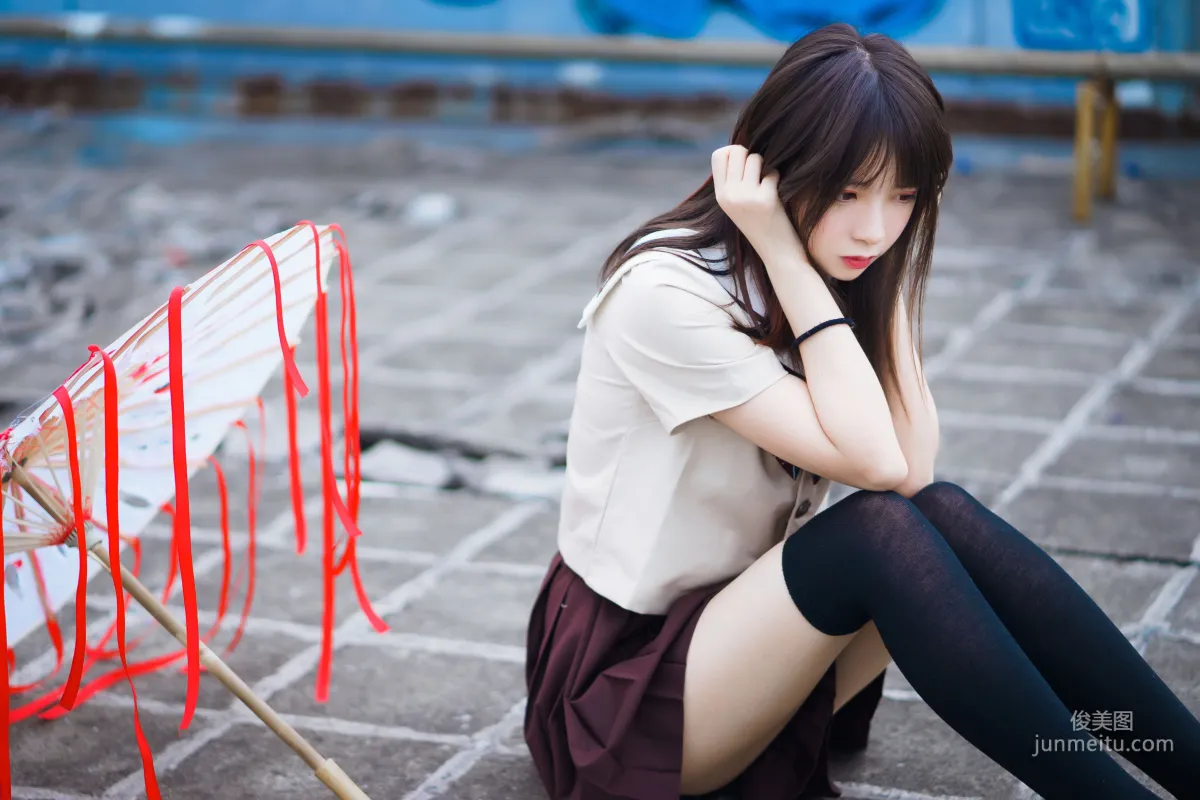 瘋貓ss《絲襪狂想曲(傘)》 [蘿莉COS] 寫真集 19