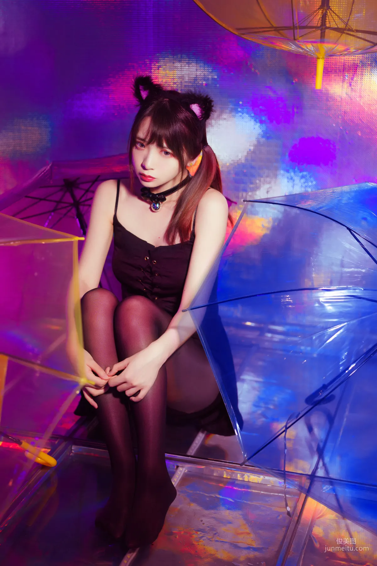 疯猫ss《丝袜狂想曲(光)》 [萝莉COS] 写真集8
