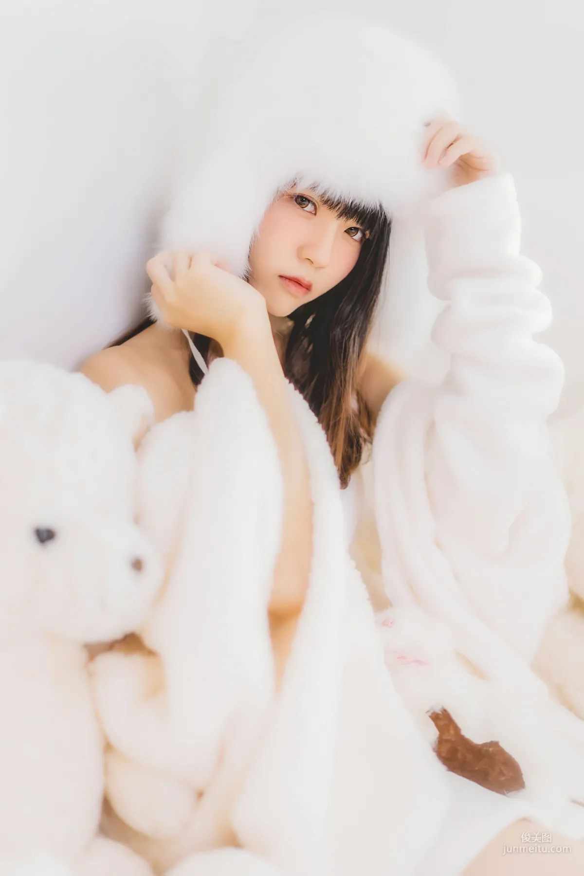 桜桃喵《冬眠》 [蘿莉COS] 寫真集 12