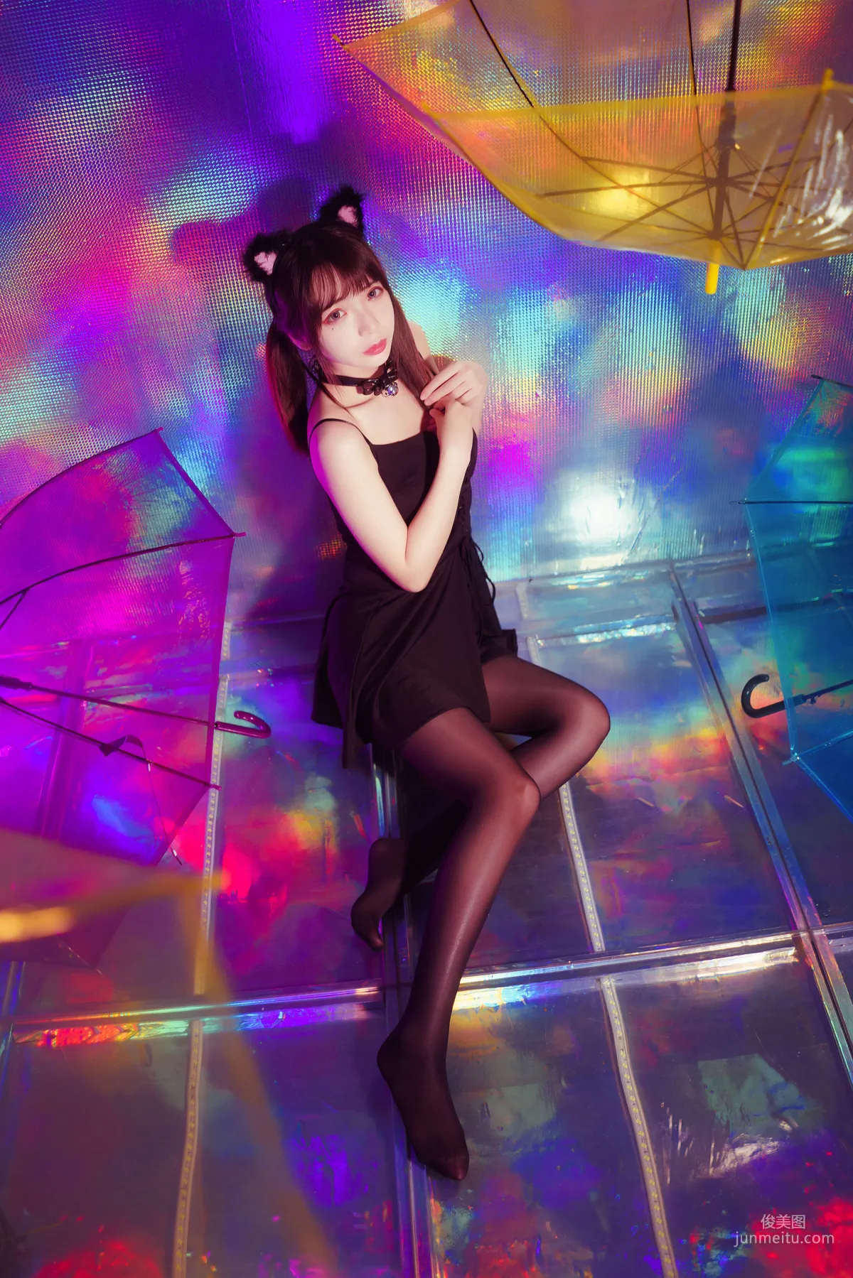 疯猫ss《丝袜狂想曲(光)》 [萝莉COS] 写真集1