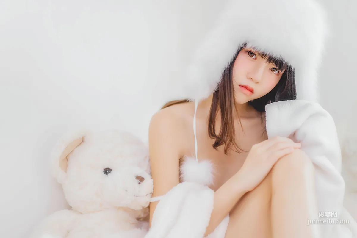 桜桃喵《冬眠》 [蘿莉COS] 寫真集 13