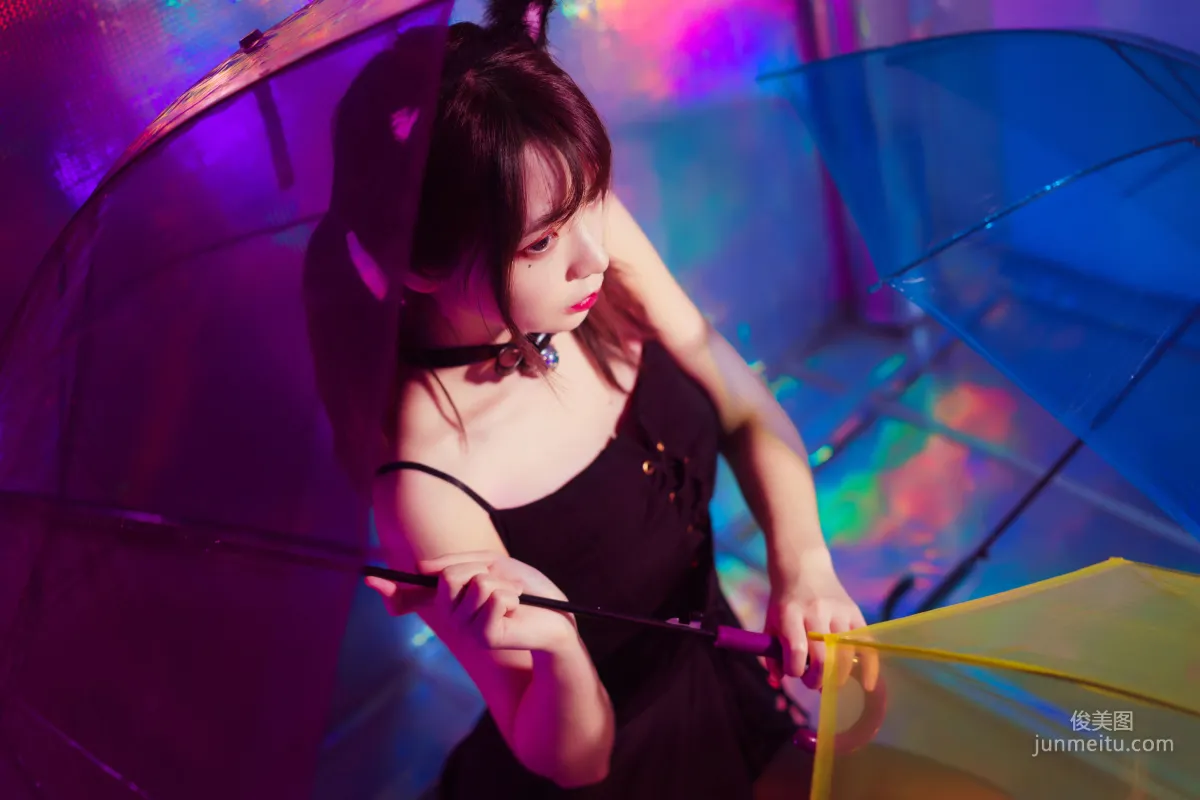 疯猫ss《丝袜狂想曲(光)》 [萝莉COS] 写真集6
