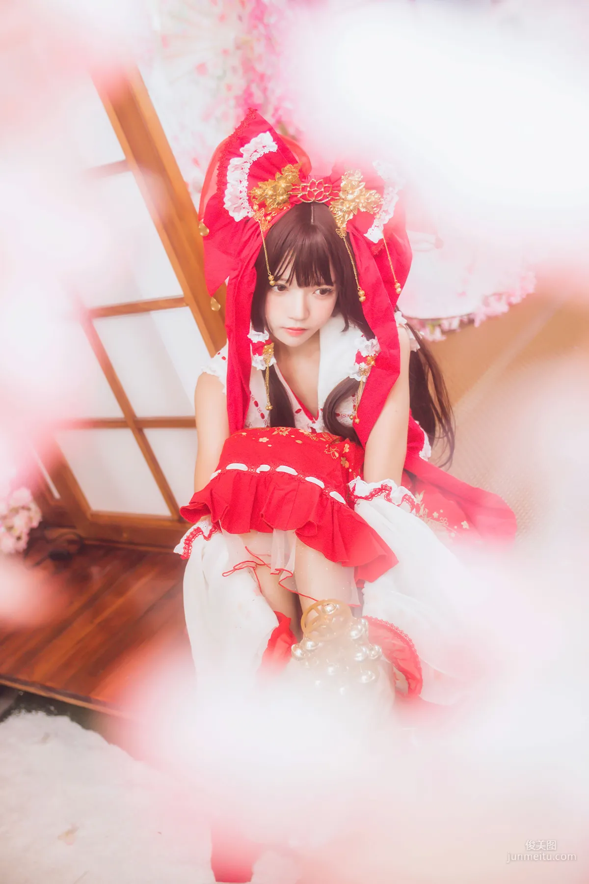 疯猫ss《灵梦》 [萝莉COS] 写真集21
