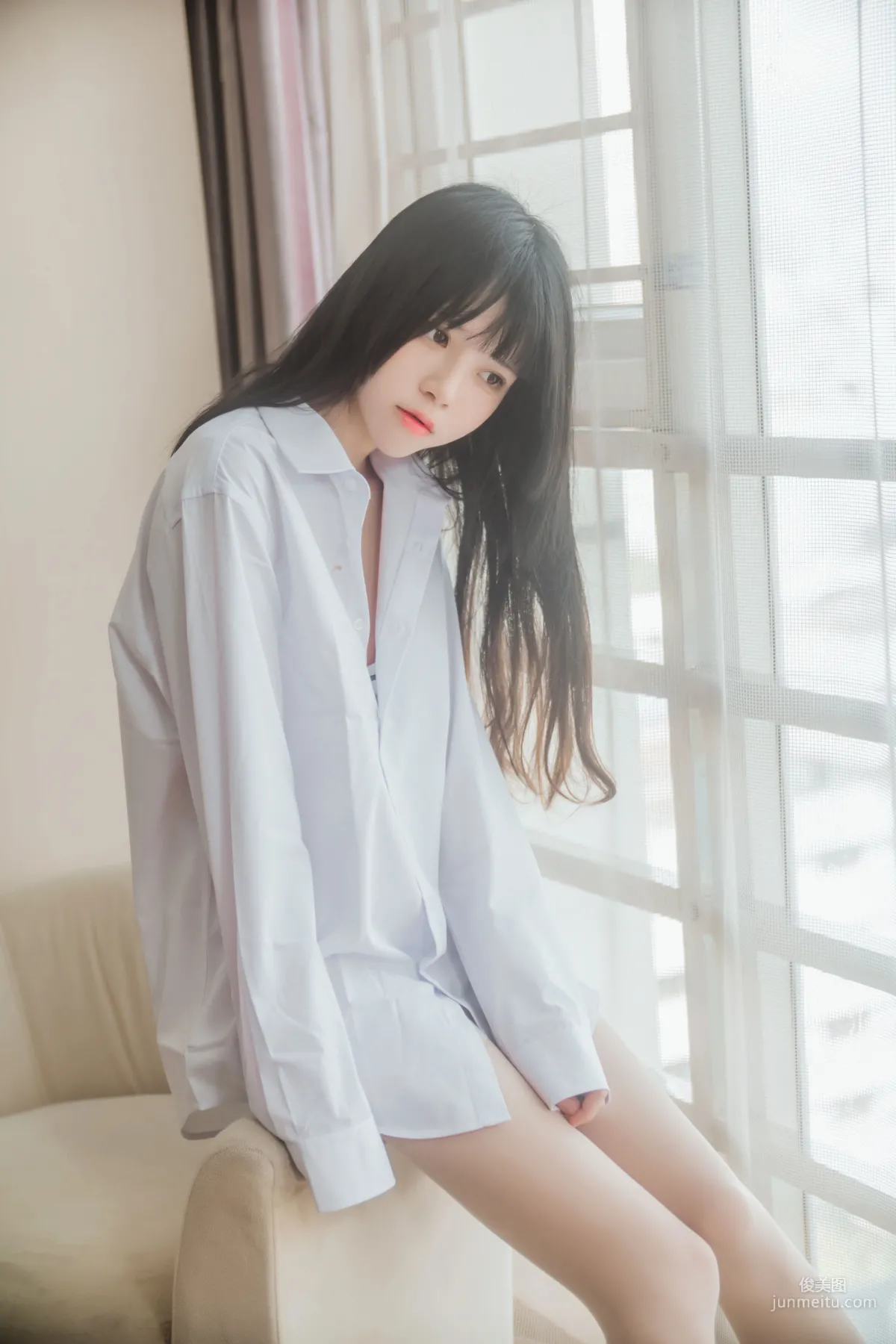 桜桃喵《桜桃未熟 - 白襯衫散發》 [蘿莉COS] 寫真集 5