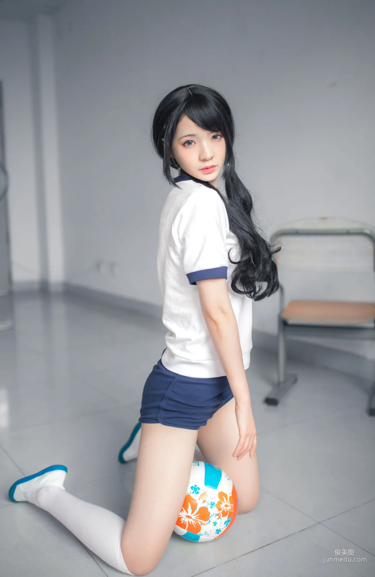 疯猫ss《体操服白丝》 [萝莉COS] 写真集3