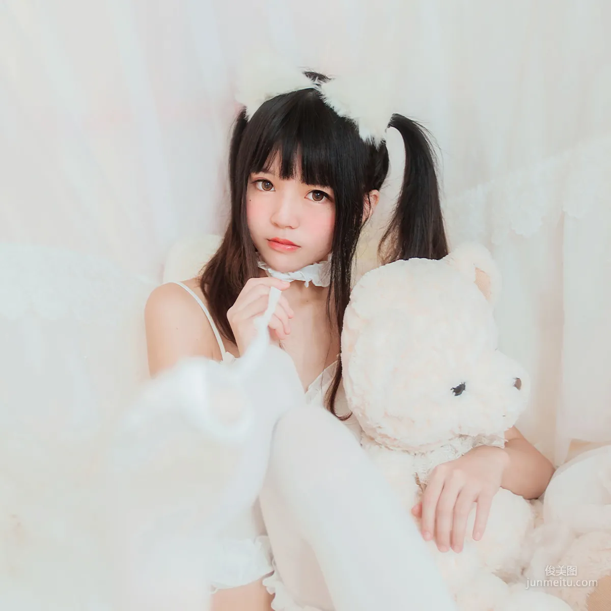 疯猫ss《喵喵睡衣》 [萝莉COS] 写真集17