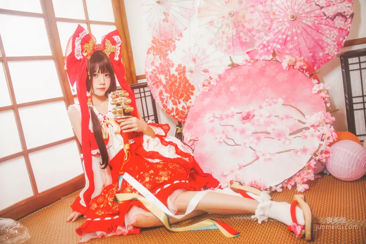 疯猫ss《灵梦》 [萝莉COS] 写真集11