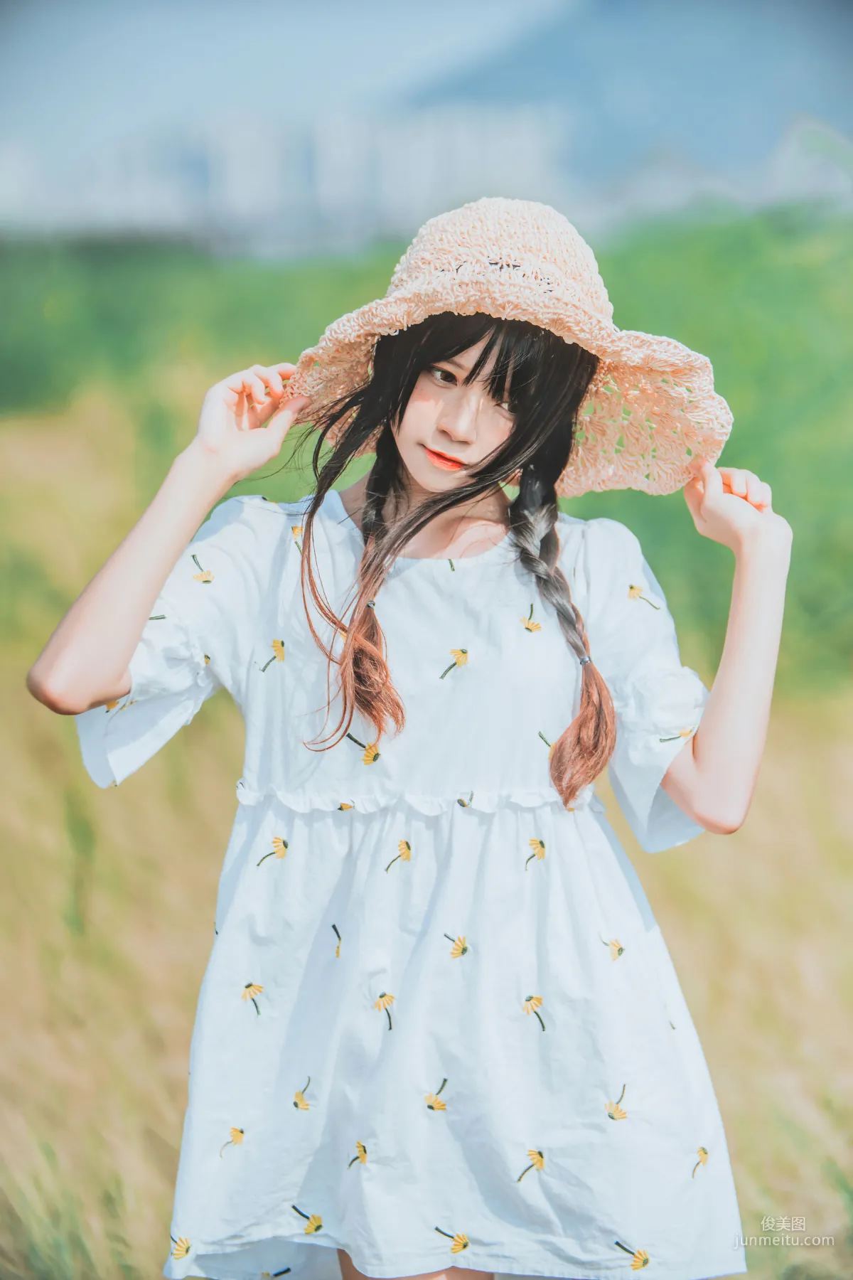 桜桃喵《田野》》 [蘿莉COS] 寫真集 22