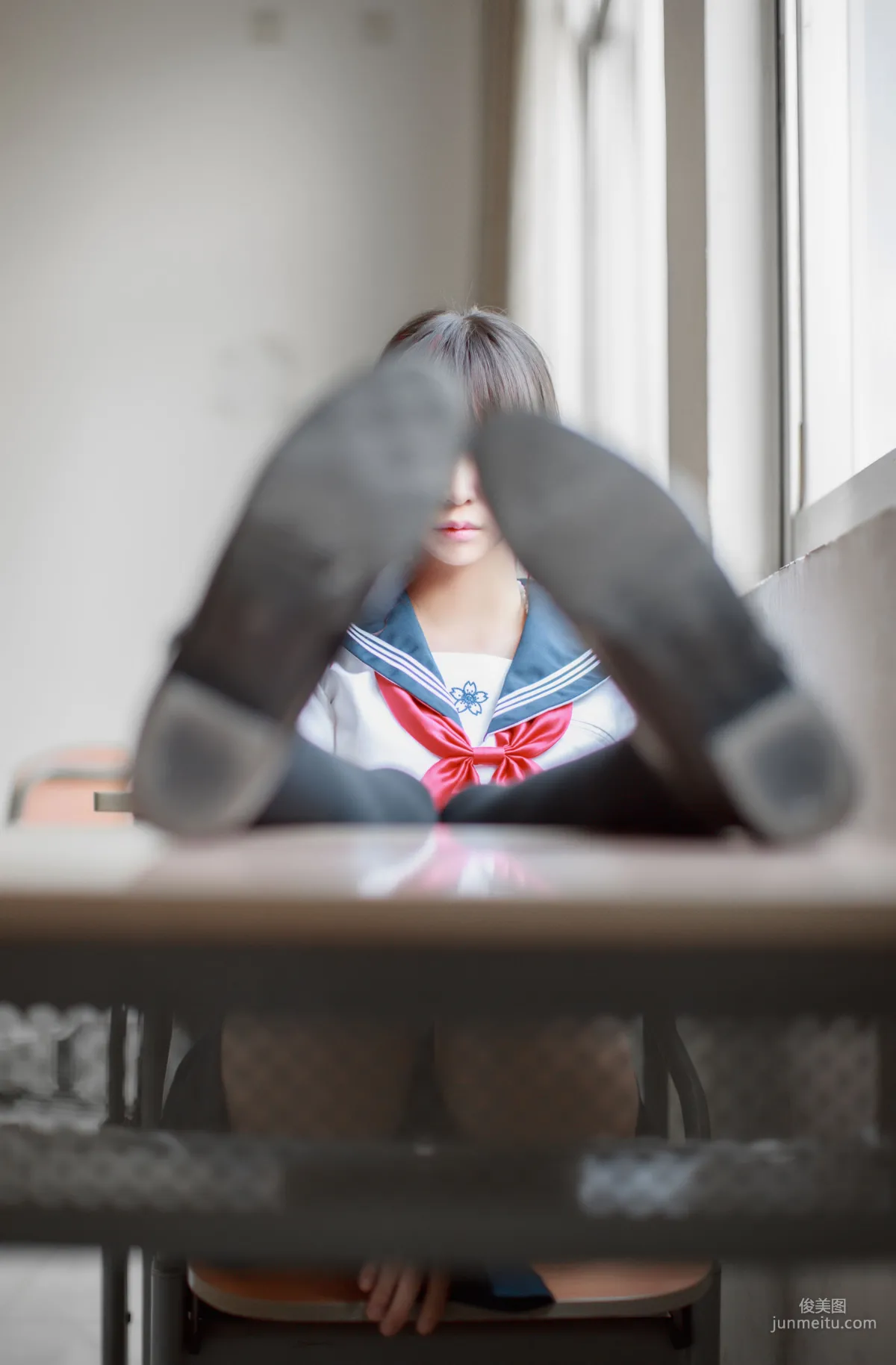 瘋貓ss《同桌的水手服》 [蘿莉COS] 寫真集 24