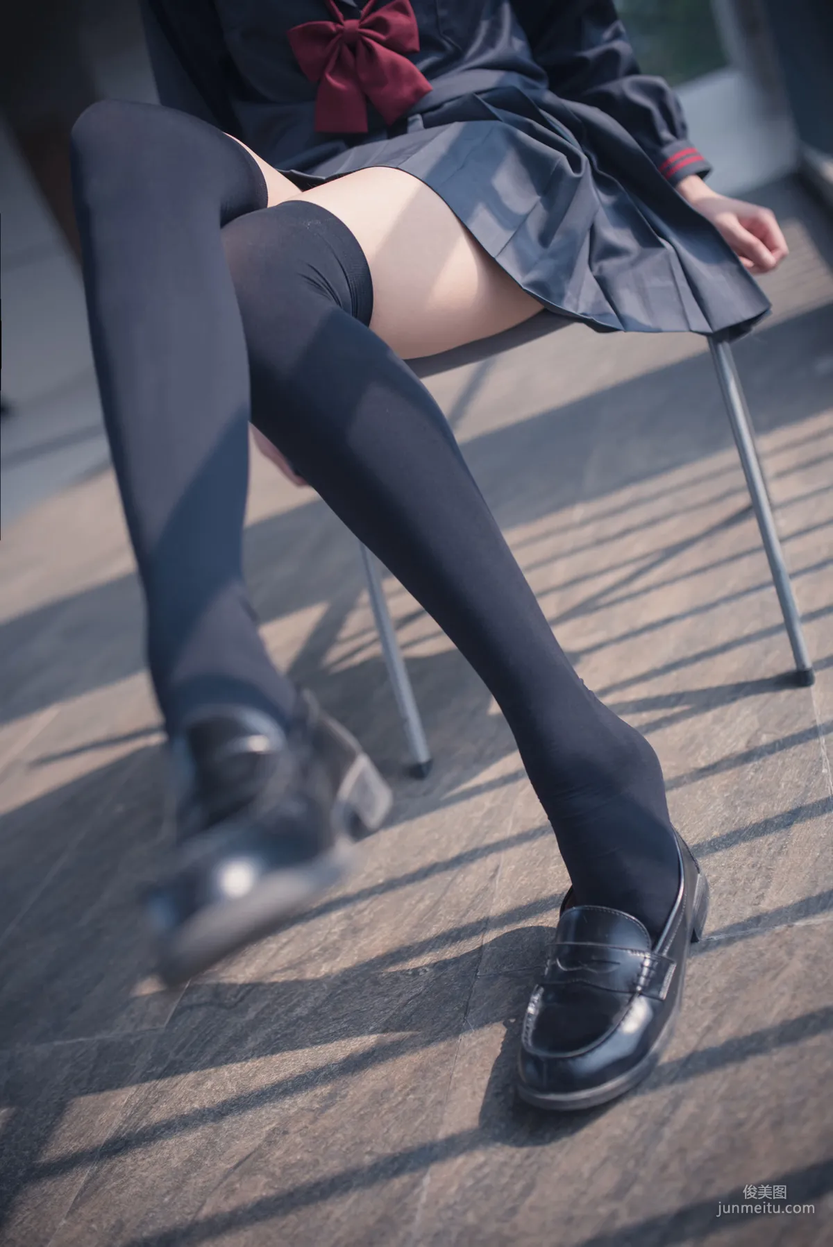 [Fengzhi Lingyu] NO.120 Ultra Short Sexy Uniform Black Stockings Long Legs 2 Photo Set photo 2