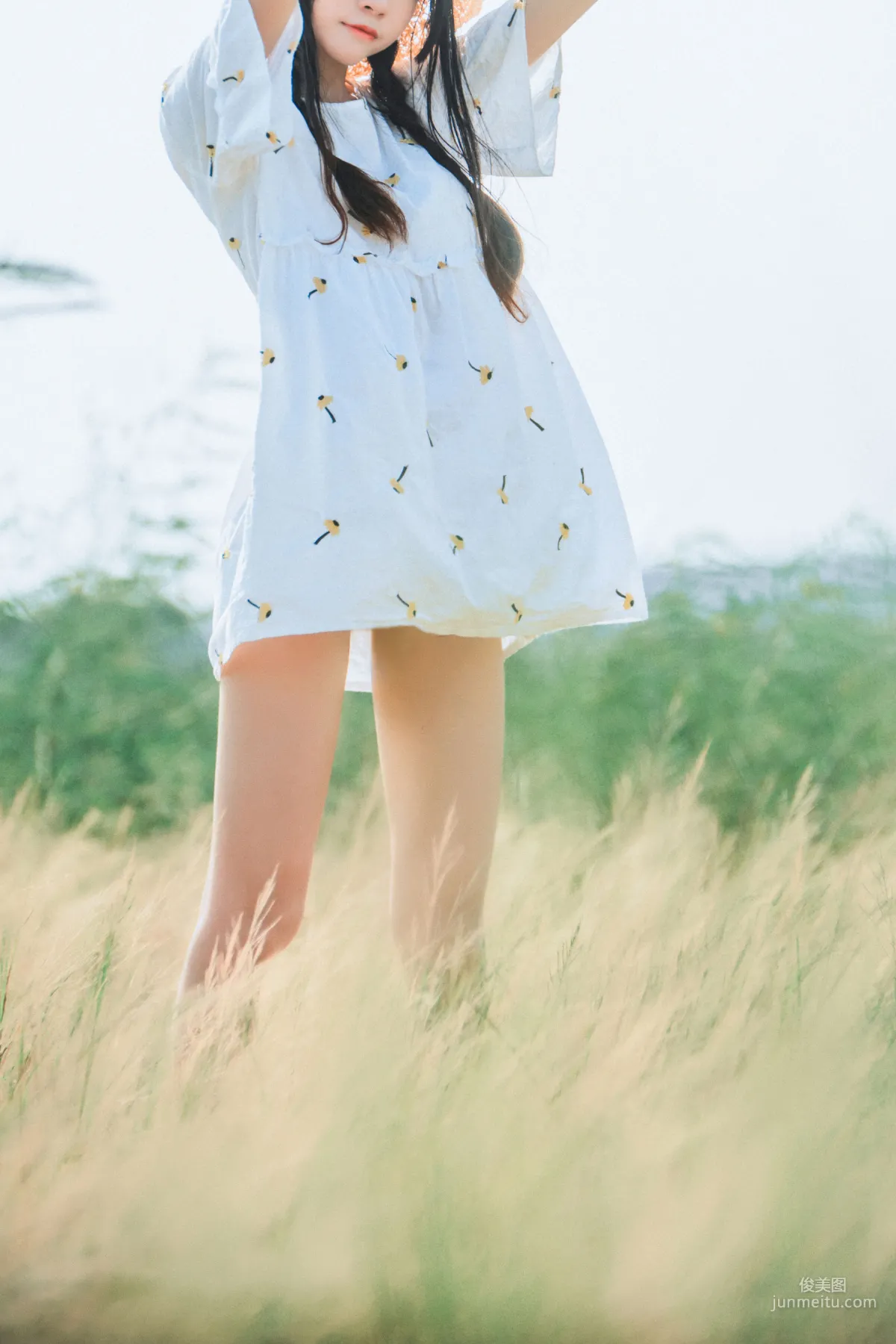 桜桃喵《田野》》 [蘿莉COS] 寫真集 16