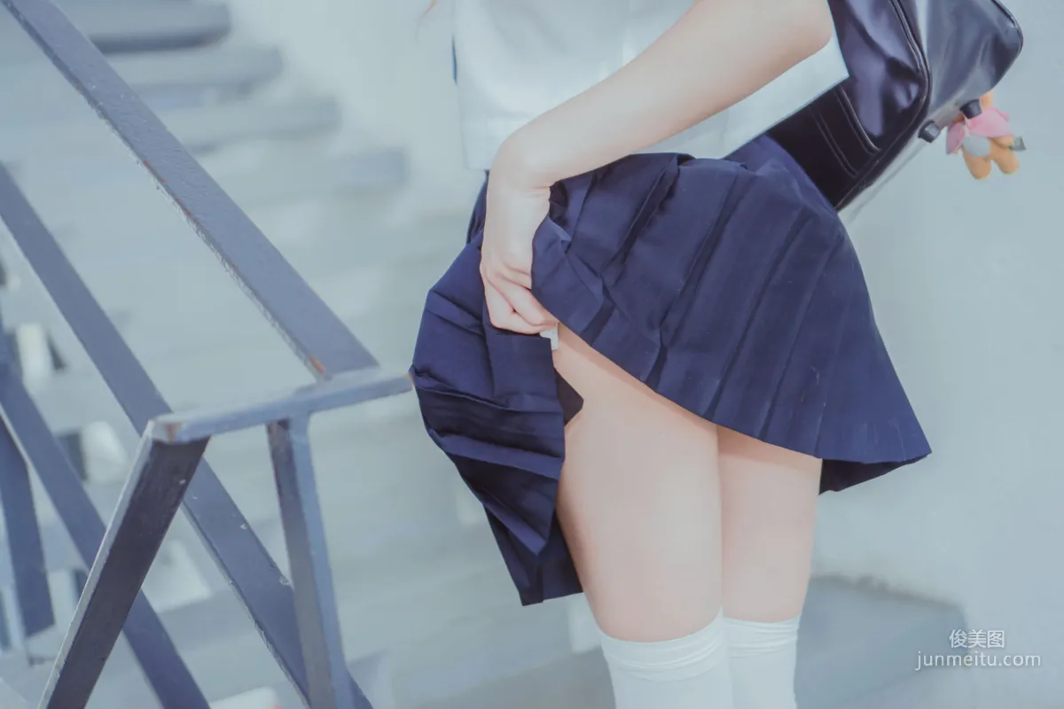 桜桃喵《藍白水手服》 [蘿莉COS] 寫真集 7