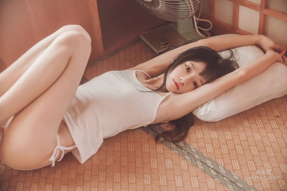 桜桃喵《小背心換水手服》 [蘿莉COS] 寫真集 19