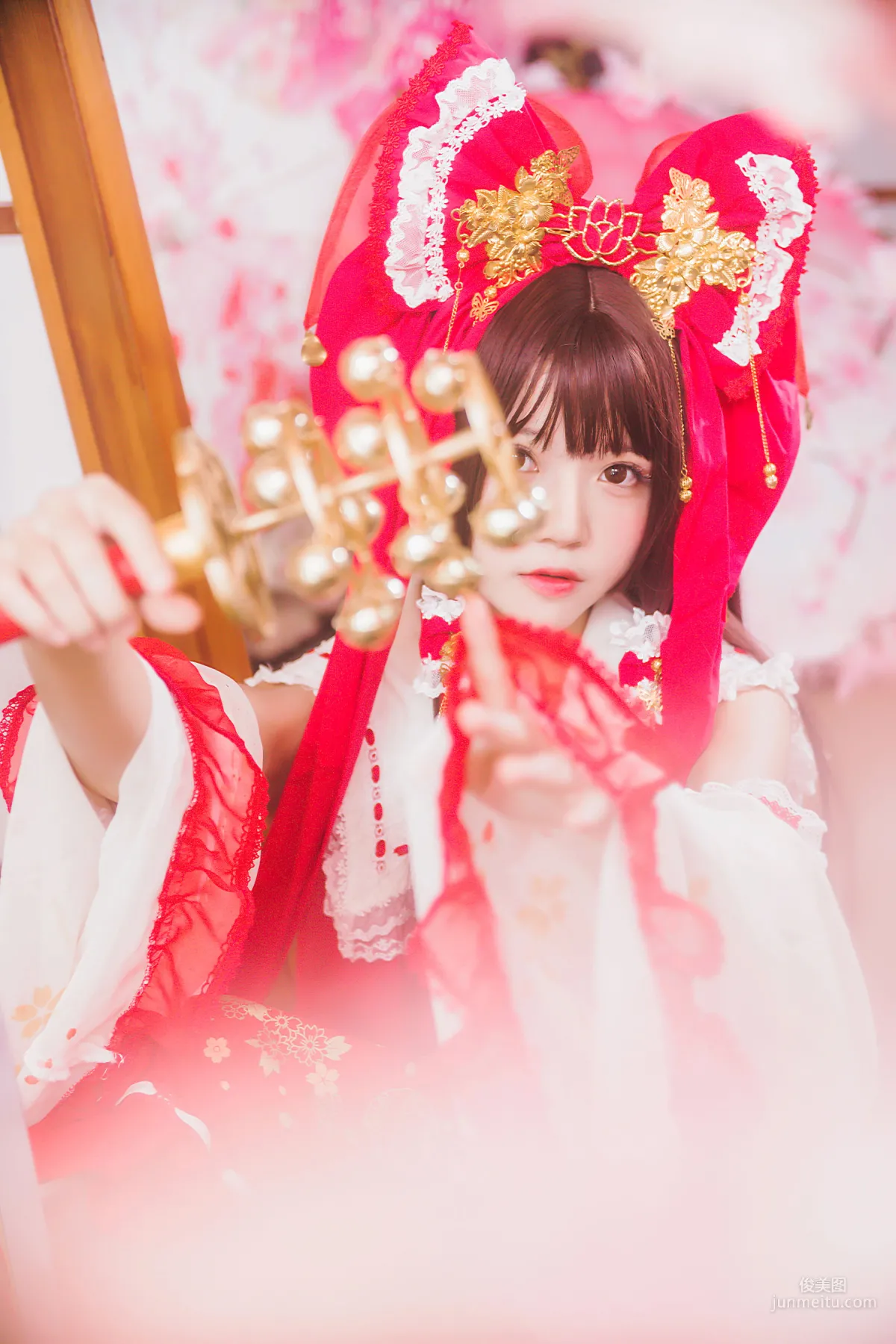疯猫ss《灵梦》 [萝莉COS] 写真集23
