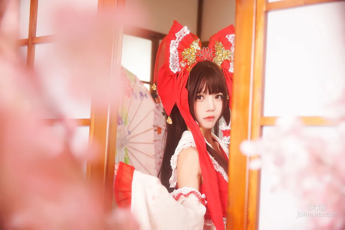 桜桃喵《靈夢 新年快樂》 [蘿莉COS] 寫真集 11