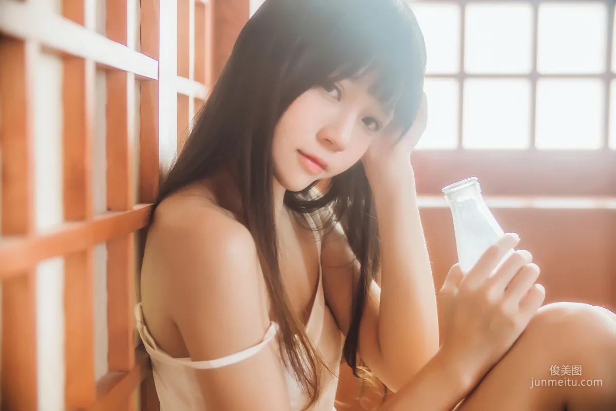 桜桃喵《小背心換水手服》 [蘿莉COS] 寫真集 36