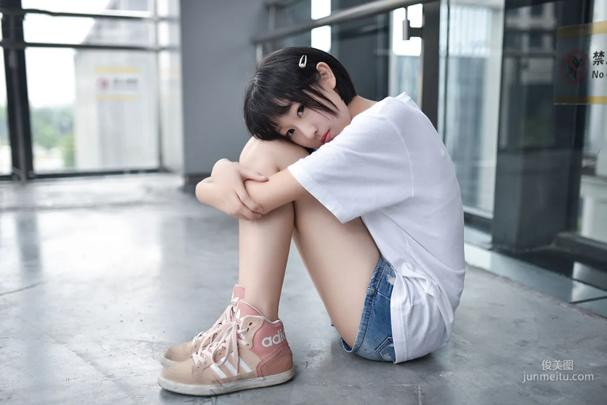 [風之領域] NO.100 眼鏡妹妹超短牛仔美腿 寫真集 2