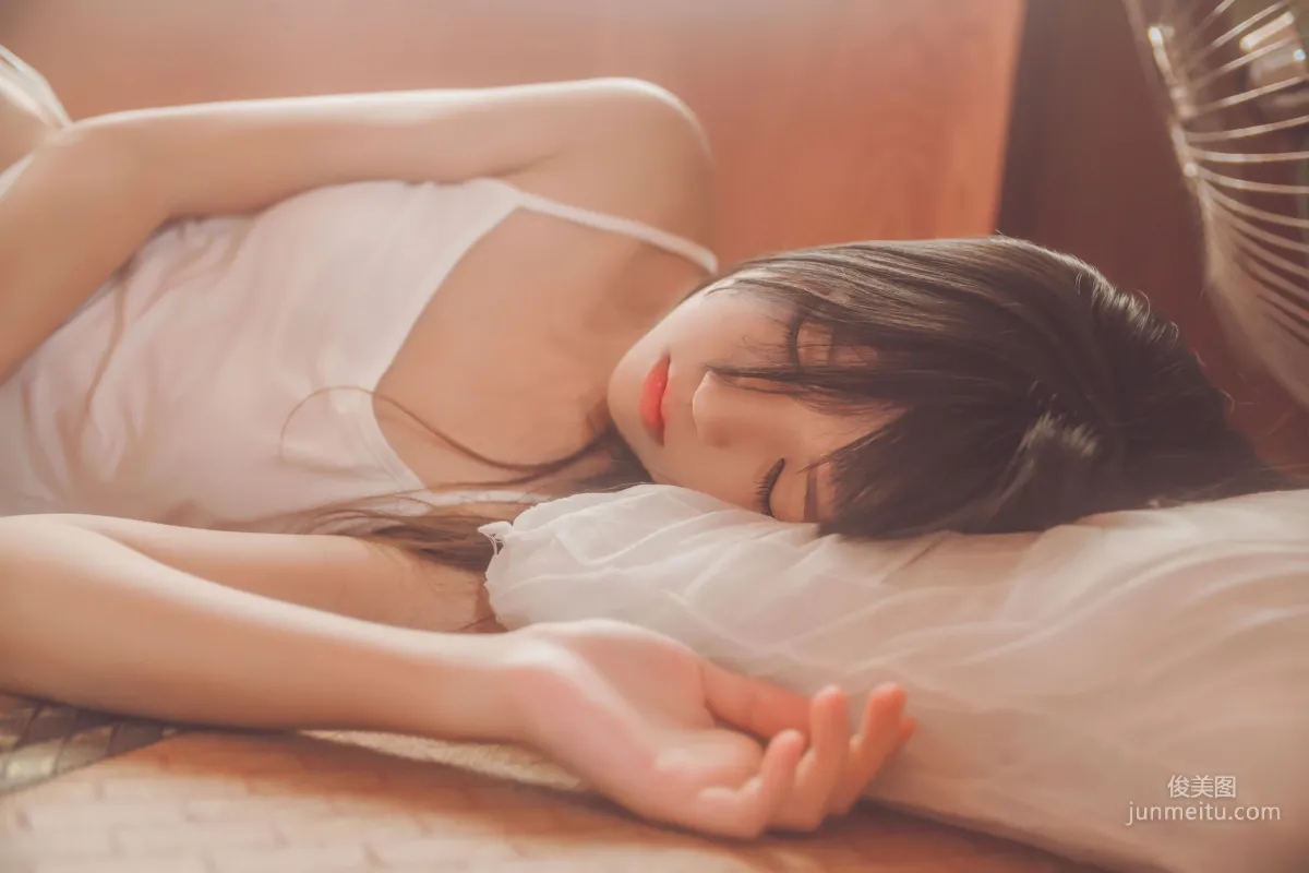 桜桃喵《小背心換水手服》 [蘿莉COS] 寫真集 12