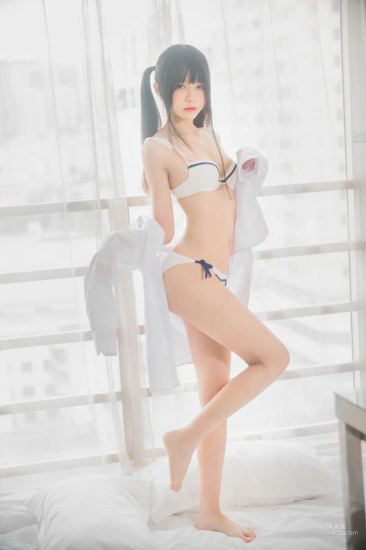 桜桃喵 《白衬衫双马尾》 [萝莉COS] 写真集7