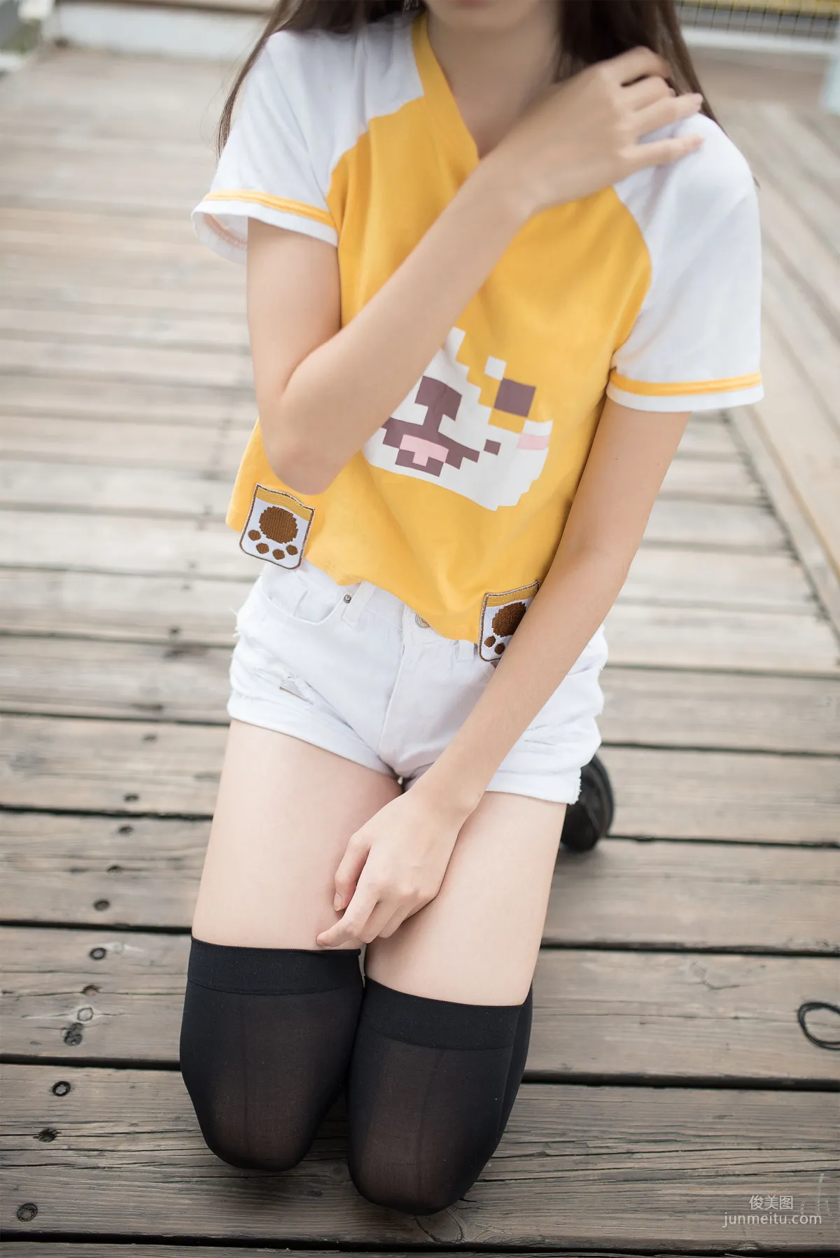 [Fengzhi Lingyu] NO.002 Black Stockings and Long Legs Photo Set photo 16