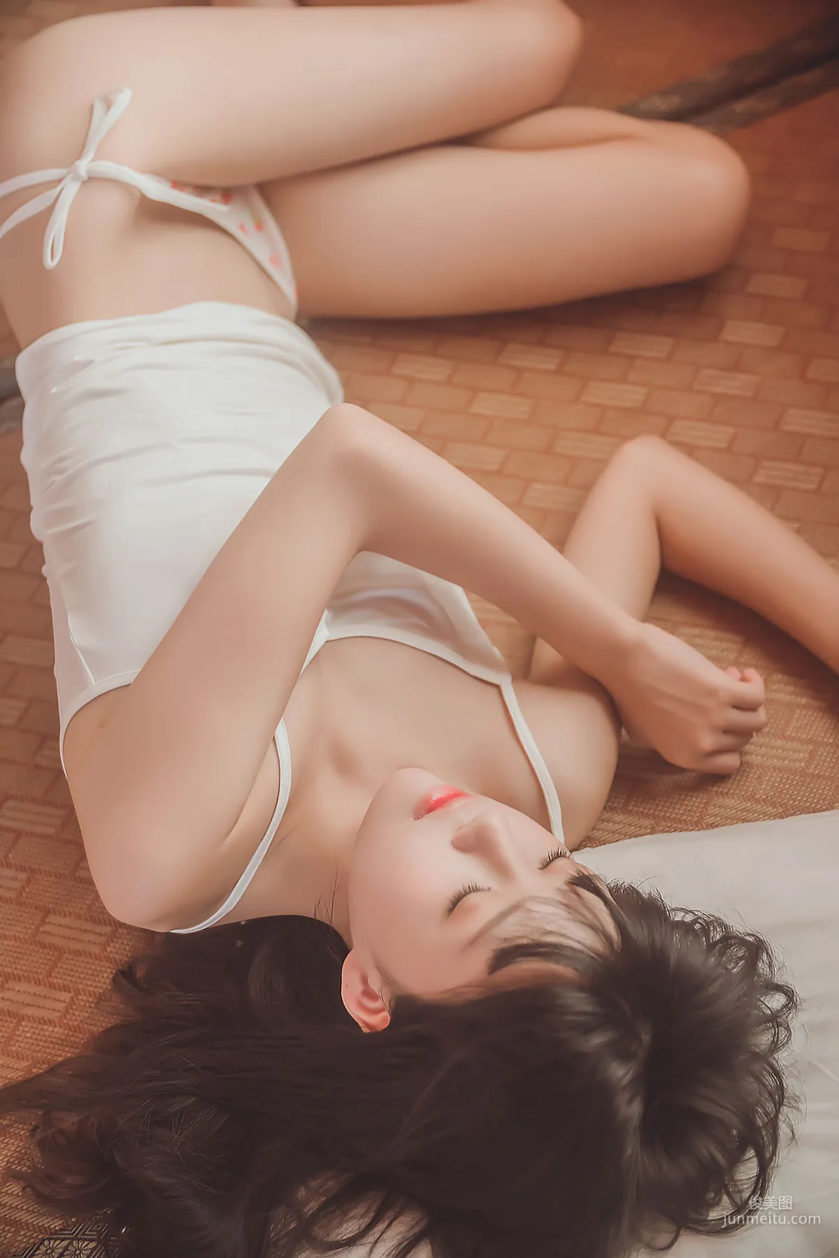 桜桃喵《小背心換水手服》 [蘿莉COS] 寫真集 29