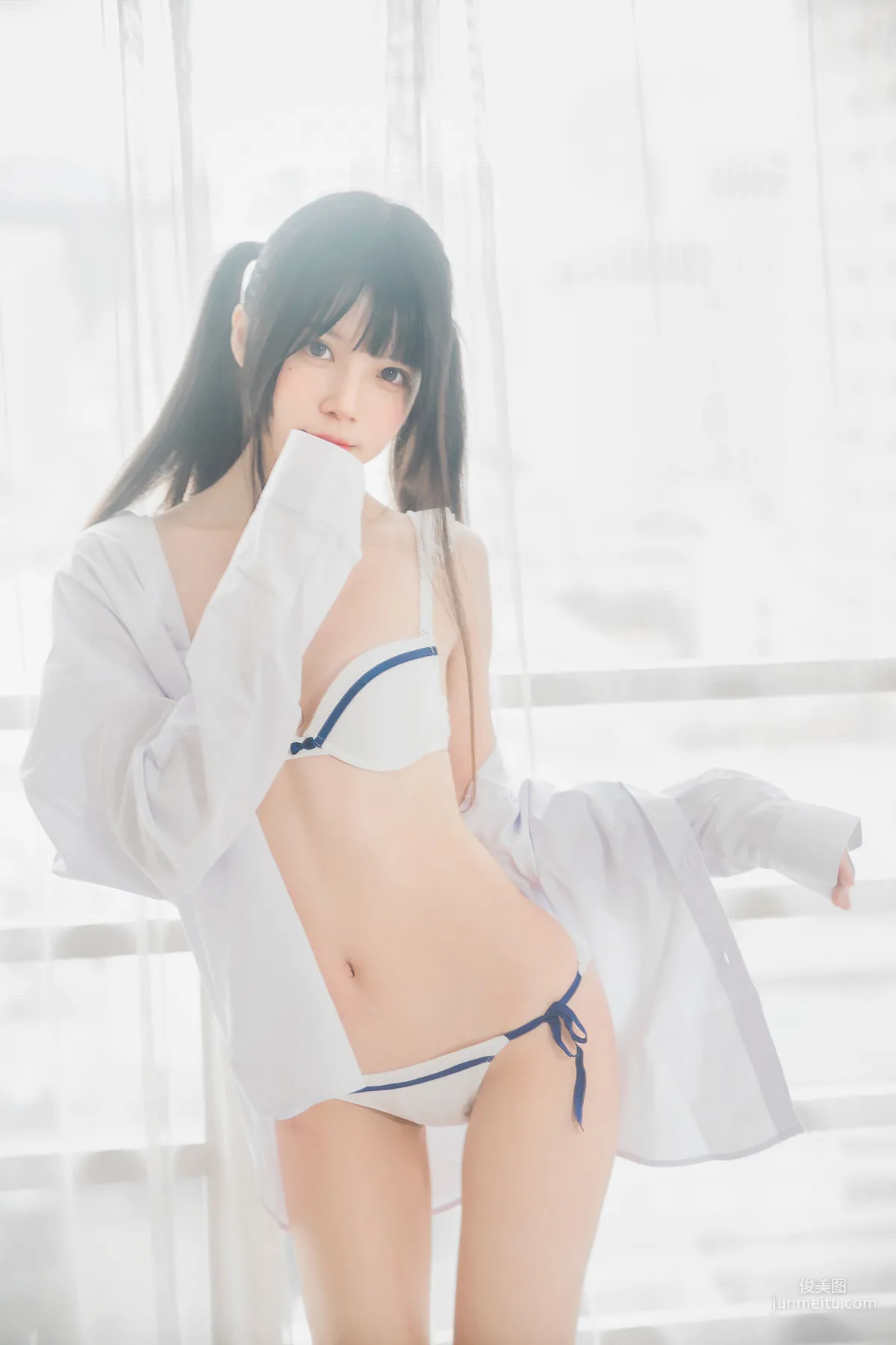 桜桃喵 《白衬衫双马尾》 [萝莉COS] 写真集3