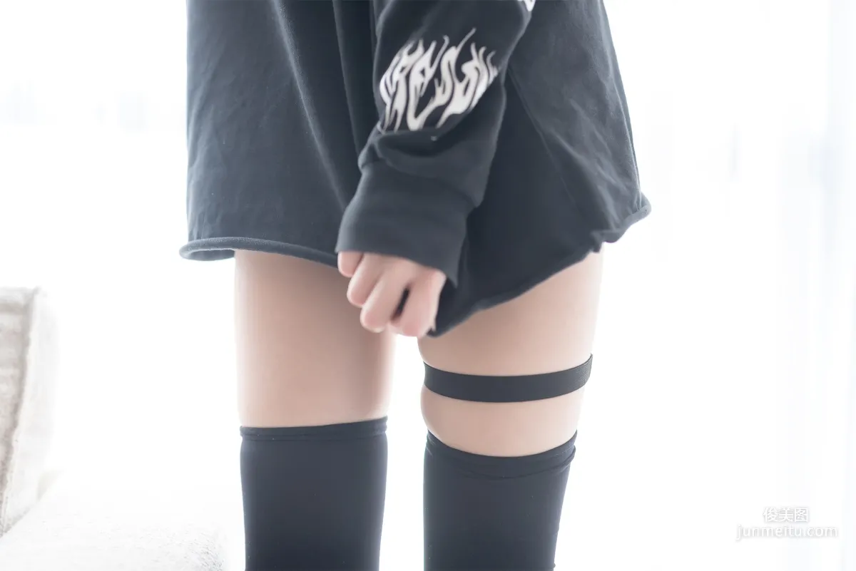[Fengzhi Lingyu] NO.017 Blonde Beauty Black Temptation Photo Set photo 20