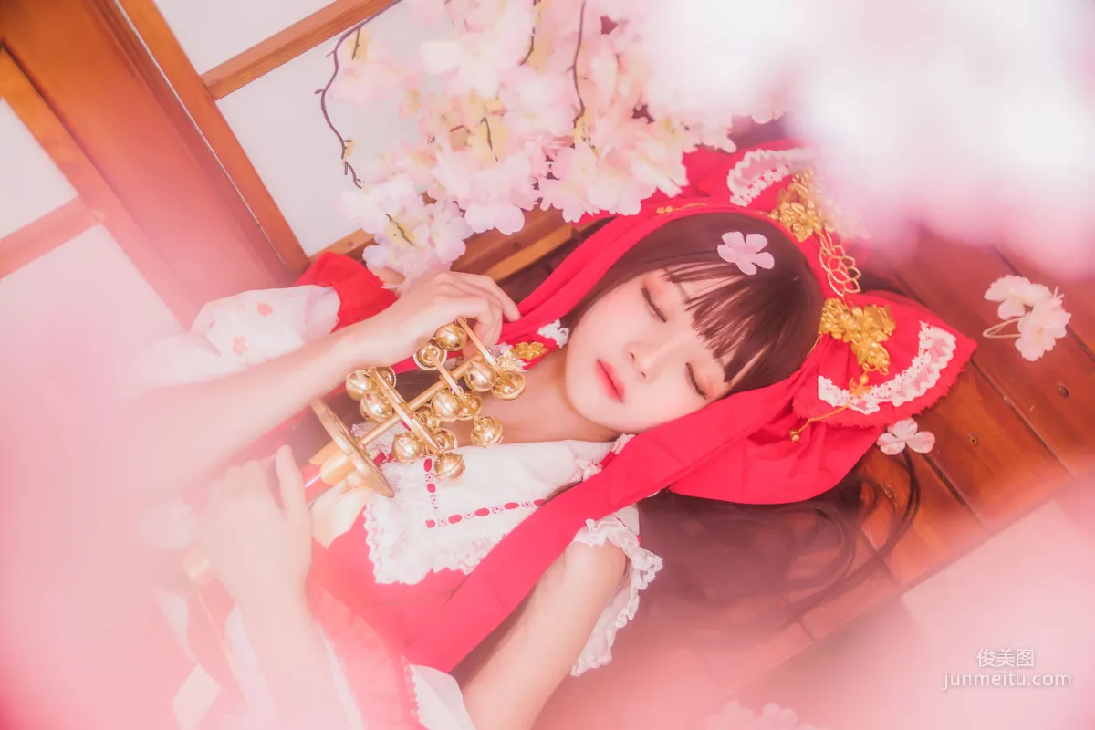 桜桃喵《靈夢 新年快樂》 [蘿莉COS] 寫真集 39