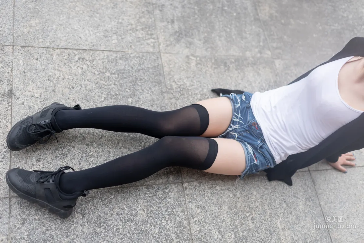 [Fengzhi Lingyu] NO.043 Black Stockings Big Bust Fashion Girl Outdoor Photo Set photo 3