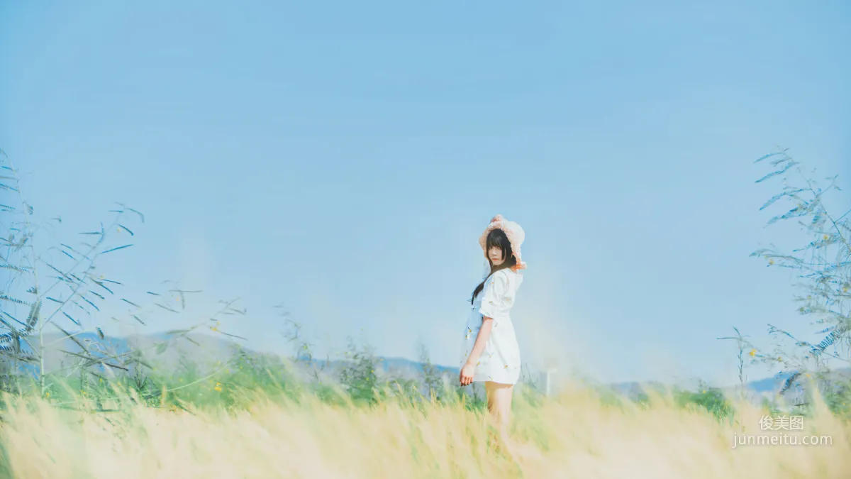 桜桃喵《田野》》 [蘿莉COS] 寫真集 18