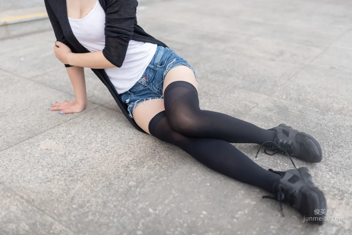 [Fengzhi Lingyu] NO.043 Black Stockings Big Bust Fashion Girl Outdoor Photo Set photo 33
