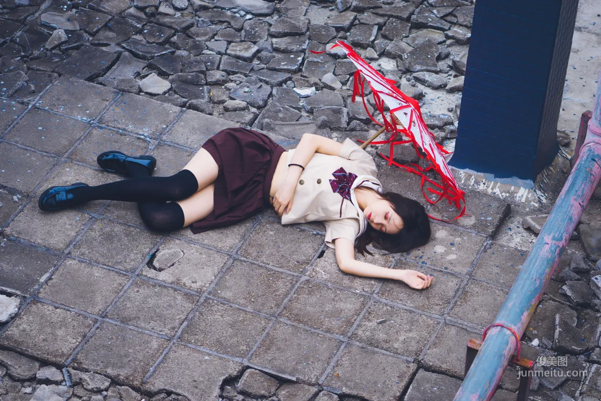 瘋貓ss《絲襪狂想曲(傘)》 [蘿莉COS] 寫真集 35