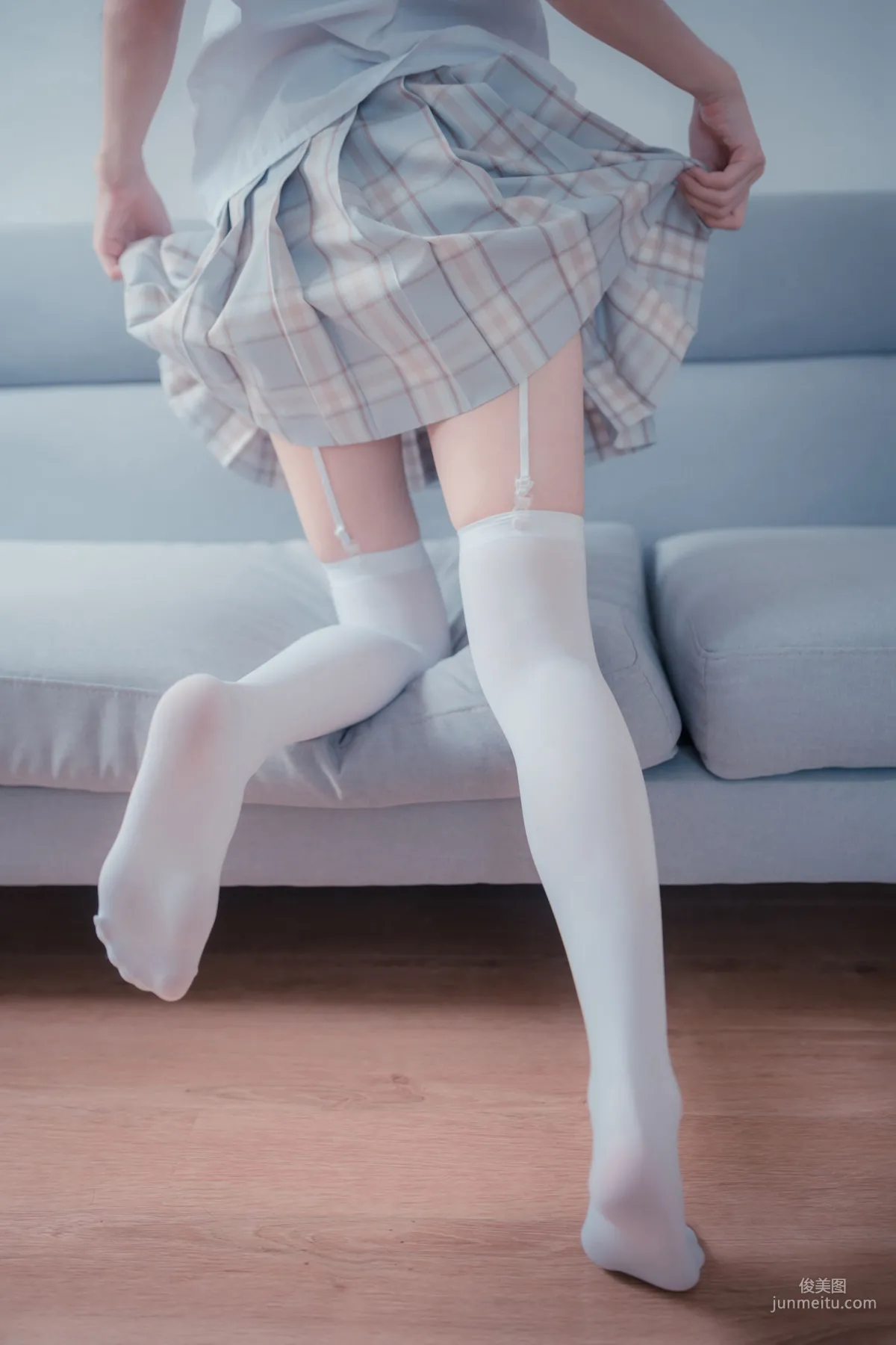[风之领域] NO.065 格子裙吊带白丝 写真集1