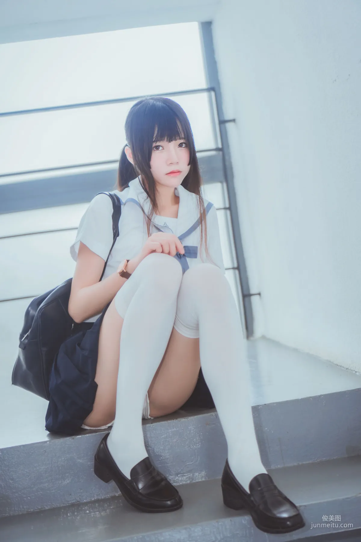 桜桃喵《藍白水手服》 [蘿莉COS] 寫真集 3